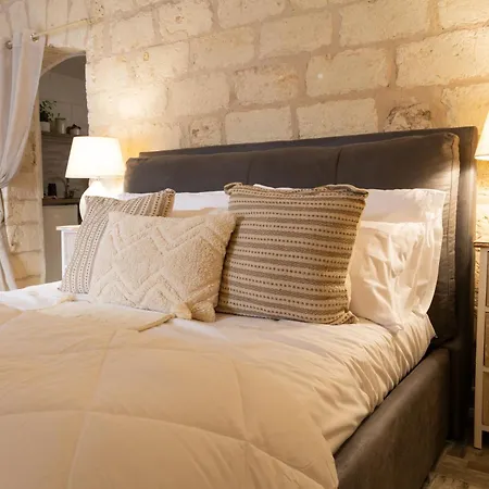 Dama Luxury Room Con Jacuzzi Bisceglie Exterior foto