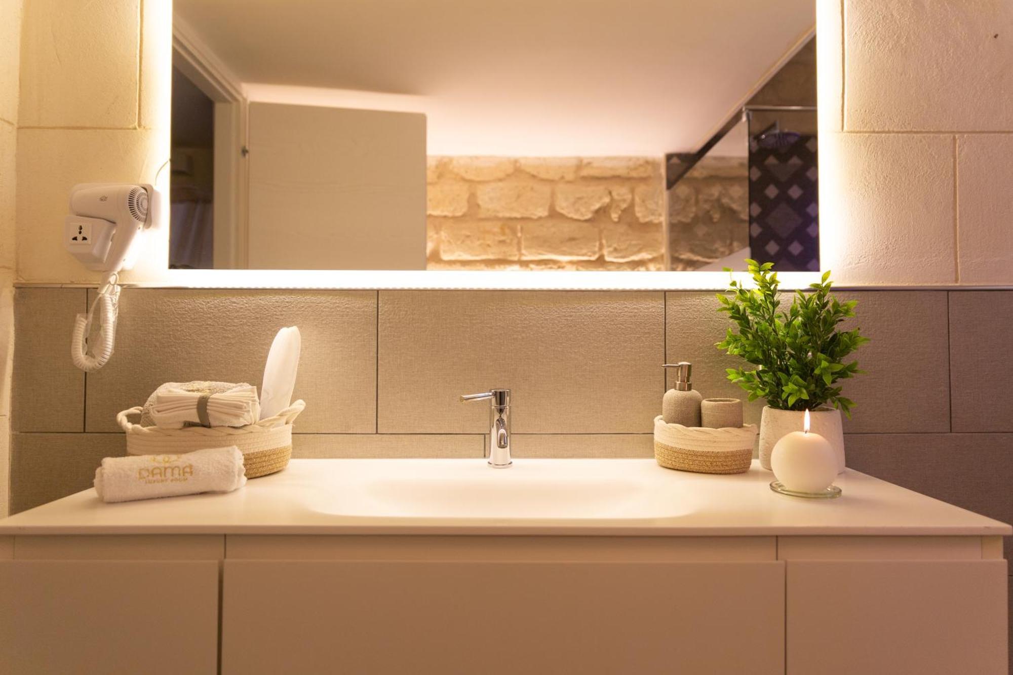 Dama Luxury Con Jacuzzi Holiday home Bisceglie